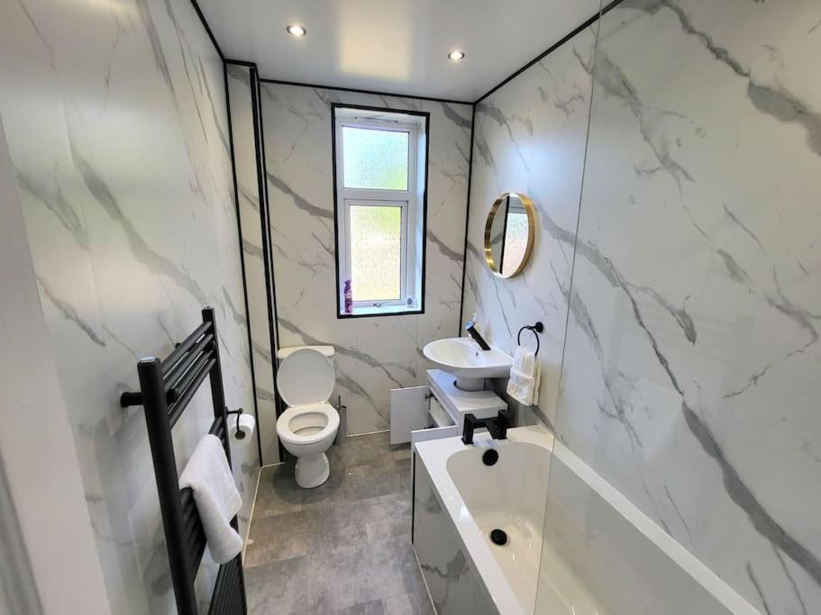 4 Bedrooms Apartment By Sensational Stay Short Lets & Serviced Accommodation EDI Exterior foto